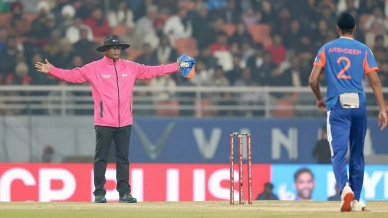 Arshdeep Singh Bowls 7 Wides In One Over, Registers Unwanted Feat During IND vs SA 2nd T20I 2025 (Watch Video)