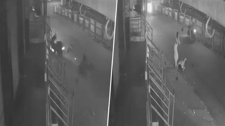 &lsquo;No One Stopped&rsquo;: Heart Attack Victim Dies on Road After 2 Bengaluru Hospitals Refuse Care; Heartbreaking Video Shows Wife Begging Passersby for Help