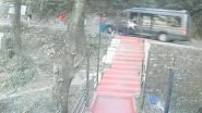 Dalhousie: Passengers Jump Out To Save Themselves As Tourist Vehicle Rolls Backwards on Dalhousie Hill Road, Video Surfaces Dalhousie: Passengers Jump Out To Save Themselves As Tourist Vehicle Rolls Backwards on Dalhousie Hill Road, Video Surfaces