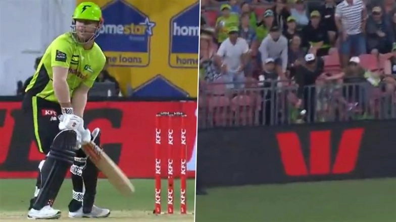 David Warner Hits Sensational Six As He Flicks Mahli Beardman Over Square Leg During Sydney Thunder vs Perth Scorchers BBL 2025-26 Match (Watch Video)
