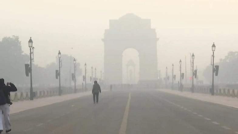 Delhi Air Pollution: Slight Improvement As Air Quality Remains ‘Very Poor’, ‘Severe’ in Pockets