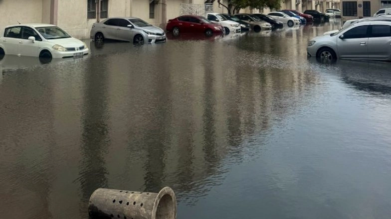 Dubai Rains: Heavy Rainfall Leads to Waterlogging in Parts of the City, Police Ask Residents To Stay Indoors (See Pics and Videos)