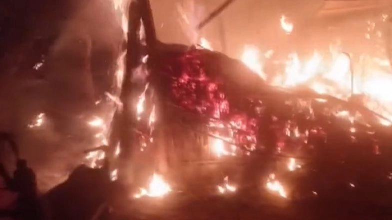 Uttar Pradesh: House Set Ablaze Following a Land Dispute in Gonda, Police Launch Probe (Watch Video