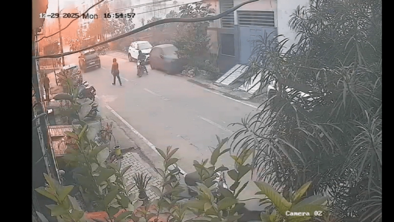 Muzaffarnagar LPG Cylinder Blast: 3 Killed in Explosion at 2-Storey House in Uttar Pradesh, Disturbing Video Surfaces