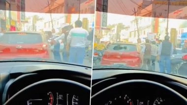 Meerut Road Rage: Unidentified Men Attack and Vandalise Car After Argument With Driver on Overtaking in Sadar Bazaar, 4 Arrested After Video Goes Viral