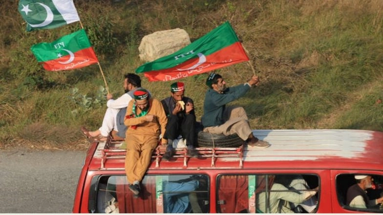 Toshakhana Case: Pakistan Tehreek-E-Insaf Announces ‘Mass Protest Movement’ in Lahore Over Imran Khan, Bushra Bibi Case