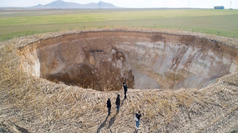 Sinkhole Surge in Turkey: Nearly 700 Giant Craters Swallow Wheat Farms in Konya Plain, Video Shows Apocalyptic Scenes