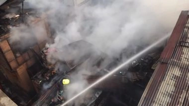 Srinagar Fire: Several Houses Damaged After Massive Blaze Erupts in Khayam Area, Fire Fighting Operations Underway (Watch Video)