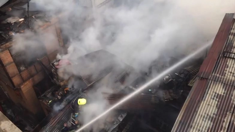 Srinagar Fire: Several Houses Damaged After Massive Blaze Erupts in Khayam Area, Fire Fighting Operations Underway (Watch Video)