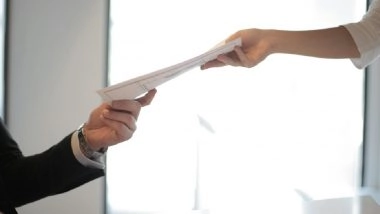 Mumbai: Man Working at Reputed Firm in Goregaon Claims Female Boss Touches Him When Reviewing His Files, Alleges 'Bad Touch'; His Reddit Post Goes Viral