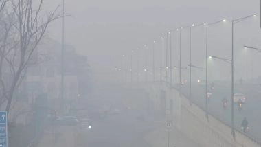 Delhi-NCR Air Pollution: Heavy Smog Engulfs City As Air Quality Slips to ‘Very Poor’ Category (Watch Video)