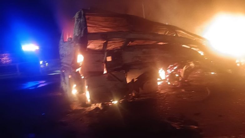 Karnataka Bus-Lorry Crash: 10 Killed After Truck Loses Control, Hits Sleeper Bus Fuel Tank in Chitradurga