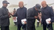 &lsquo;Khosla Ka Ghosla 2&rsquo;: Anupam Kher Wins Hearts by Gifting Smartphone to Watchman on Film Sets (Watch Video)