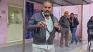 Snake Bite in Mathura: Man Visits Doctor With Cobra in Jacket Pocket in Uttar Pradesh, Video Goes Viral