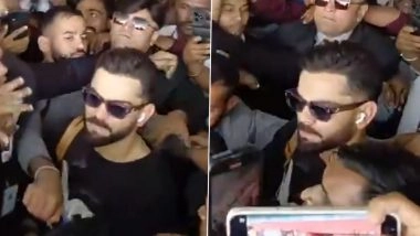 Virat Kohli Gets Mobbed By Crowd As Star Cricketer Arrives In Vadodara Ahead of IND vs NZ 1st ODI 2026 (Watch Video)