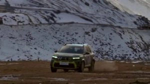 2026 Renault Duster To Make India Debut on January 26, 2026; Check Features, Launch Date and Engine Details