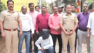 Malad Murder: Professor Alok Singh Stabbed To Death at Mumbai Station, Accused Omkar Shinde Arrested (Watch Videos)
