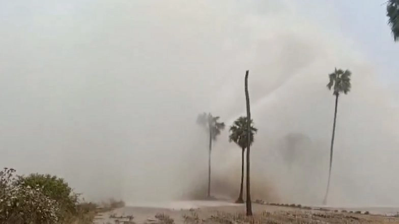 Water Pipeline Burst in Karimnagar Triggers 19-Hour Water Supply Disruption in Parts of Hyderabad (Watch Video)