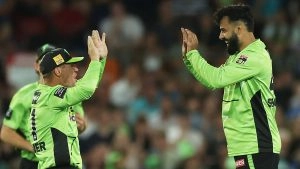 BBL 2025–26 Live Streaming Online Sydney Thunder vs Melbourne Renegades: Watch Telecast of Big Bash League T20 Cricket Match on TV and Online