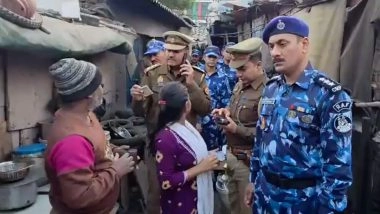 'Citizenship Check&rsquo;: Ghaziabad Police Officer Allegedly &lsquo;Scans&rsquo; Man With Mobile Phone, Says &lsquo;Machine Is Showing You People Are Bangladeshi&rsquo;; Video Goes Viral