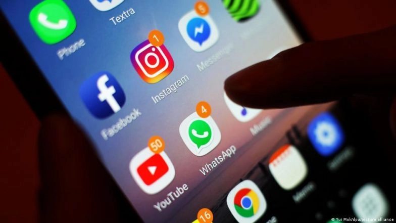 France's Lawmakers Vote to Ban Social Media for Under-15s
