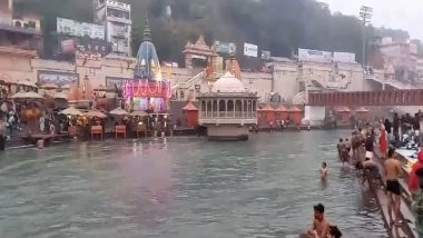 India News | Devotees Across India Begin New Year 2026 with Prayers, Holy Dips and Temple Visits