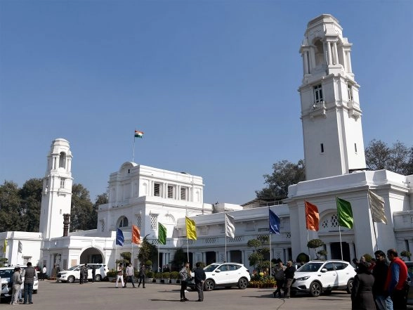 India News | Rajnath Singh to Unveil Portraits of Atal Bihari Vajpayee, Pandit Madan Mohan Malaviya at Delhi Legislative Assembly on Jan 3