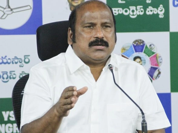 India News | Andhra Pradesh: YSRCP Accuses CM Chandrababu Naidu of Maintaining Secrecy over His Foreign Tour, Demands Transparency
