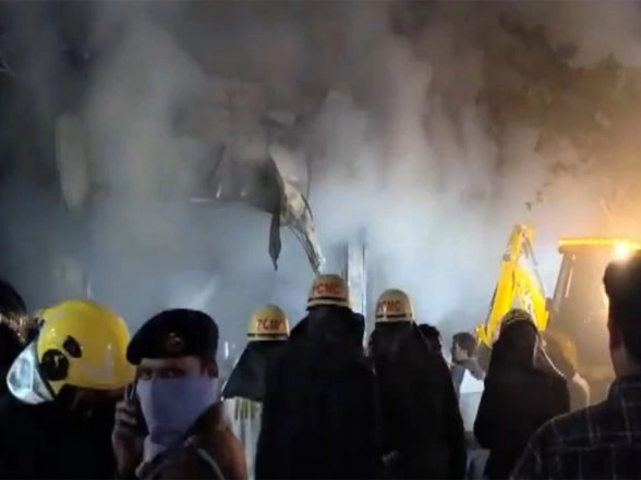 India News | Maharashtra: Fire Breaks out in Firecracker Shop in Pune's Pimpri Chinchwad