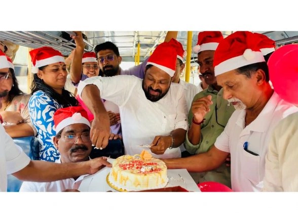 India News | Passengers of Kerala's Kannur Unit Budget Tourism Cell Celebrate New Year Onboard KSRTC Bus