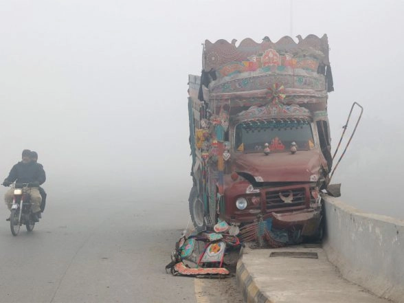 World News | Pakistan: Karachi's Residents Battle Poor Road Infrastructure, Weak Law Enforcement