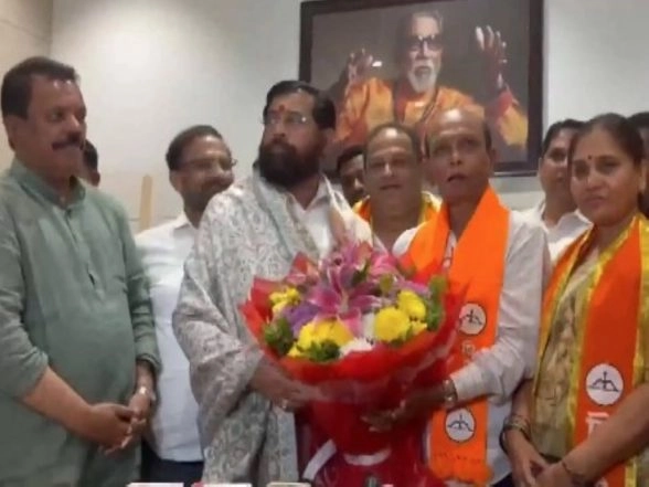 India News | Thane Municipal Elections: Seven Shiv Sena Candidates Elected Unopposed Meet Eknath Shinde