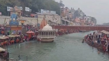 India News | Haridwar: Devotees Take Holy Dip in Ganga River on First Day of Magh Mela