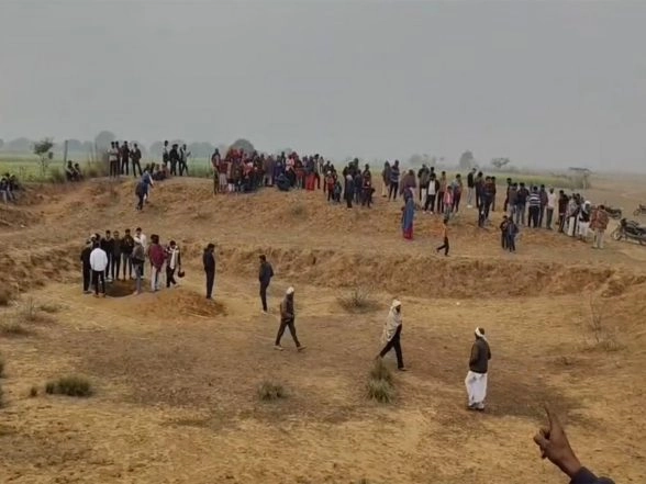 India News | Rajasthan: Ancient Pot Discovered; Archaelogy Department to Investigate Treasure Claims