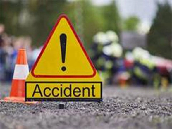 India News | Three Killed, 10 Injured as Bus Overturns on Highway in Rajasthan