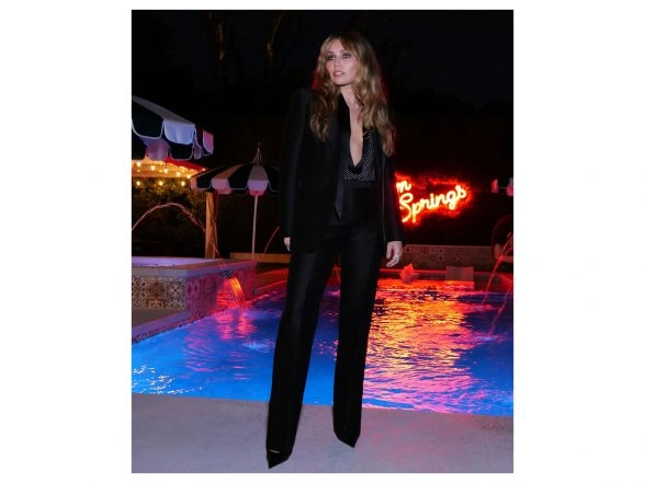 Entertainment News | Miley Cyrus Brings Back Hannah Montana-style Bangs Ahead of 20-year Anniversary