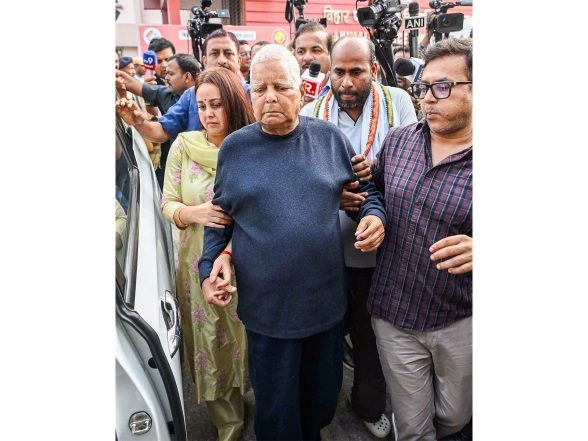 India News | Delhi HC Issues Notice on Lalu Yadav's Plea Against Framing of Charges in IRCTC Hotel Case