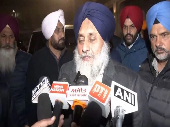 India News | Akali Dal Chief Sukhbir Badal Condemns Killing of Sarpanch Jarnail Singh, Slams Punjab Govt over Law and Order