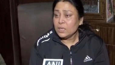 India News | Delhi: Goons Strip, Brutally Assault Father-son Duo in Laxmi Nagar