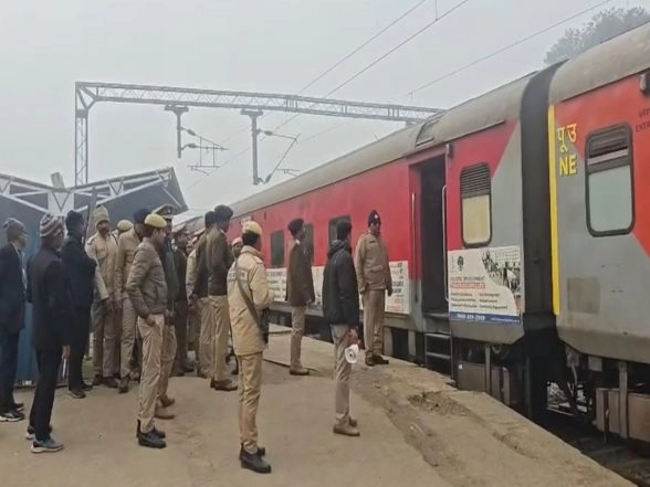 India News | UP: 'Nothing as Such Found' in Kashi Express After Bomb Threat; Investigation Underway
