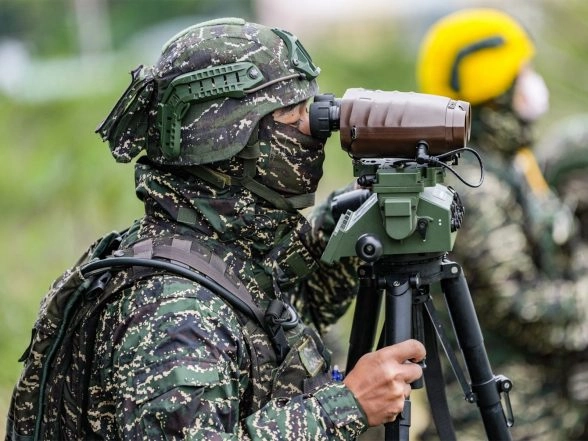 World News | Taiwan Detects 11 Sorties of PLA Aircraft, 6 Vessels, 1 Official Ship Around Itself