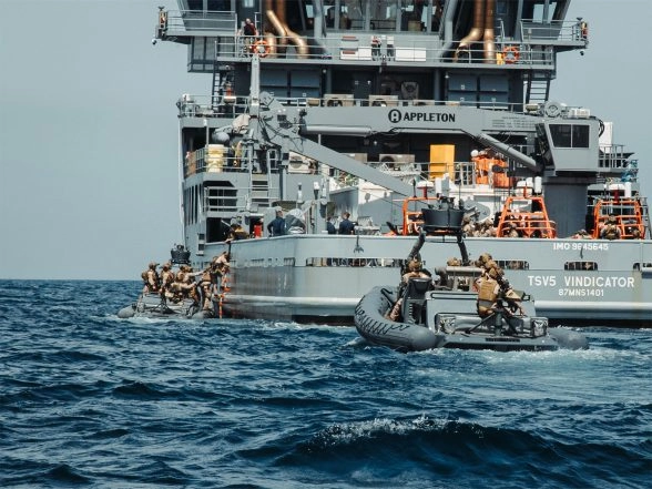 World News | Tanker Hanker: Russia Sends Submarine to Escort Tanker Being Pursued by US