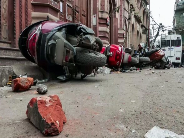 India News | Turkman Gate Stone-pelting: Delhi Police Registers Case After MCD Demolition Drive, 5 Arrested