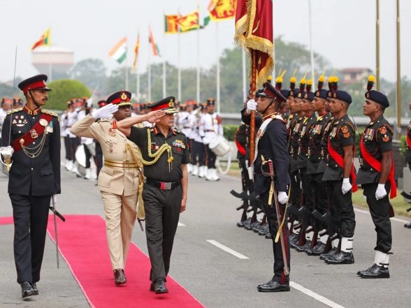 World News | Sri Lanka: COAS General Upendra Dwivedi Discusses Strengthening Defence Cooperation with Colombo; Reviews Guard of Honour