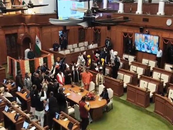 India News | Delhi Assembly Winter Session: AAP MLAs Demand Kapil Mishra's Resignation