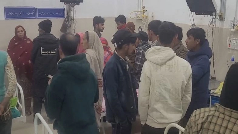 India News | J&K: 10 People Injured in a Mini Bus Accident in Chatroo