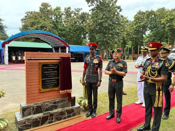 World News | Sri Lanka: COAS General Upendra Dwivedi Visits Army War College, Interacts with Student Officers