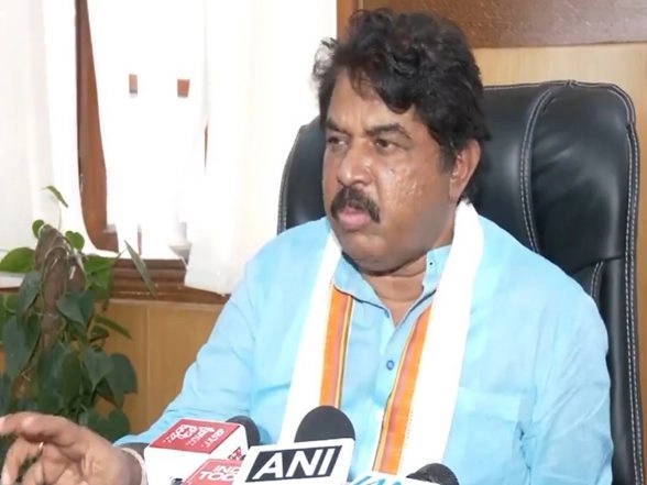 India News | Karnataka LoP Demands Suspension of Police Officials over Hubballi Disrobing Incident