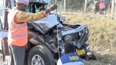 India News | Karnataka: 4 Killed After Vehicle Hits Parked Lorry in Tumkuru