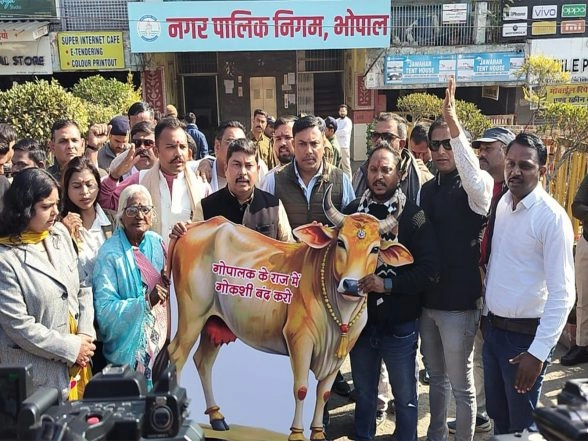 India News | MP Congress Protests Against Alleged Cow Slaughter in Bhopal